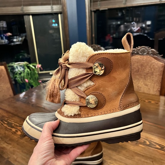 CHLOÉ X Sorel Boots - Picture 5 of 9
